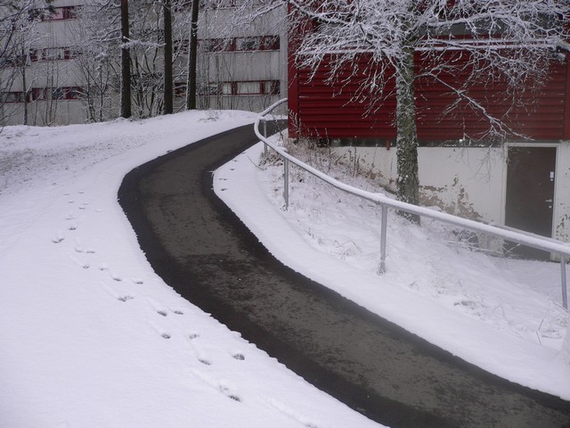 Ground4 Дорожка возле высот дома